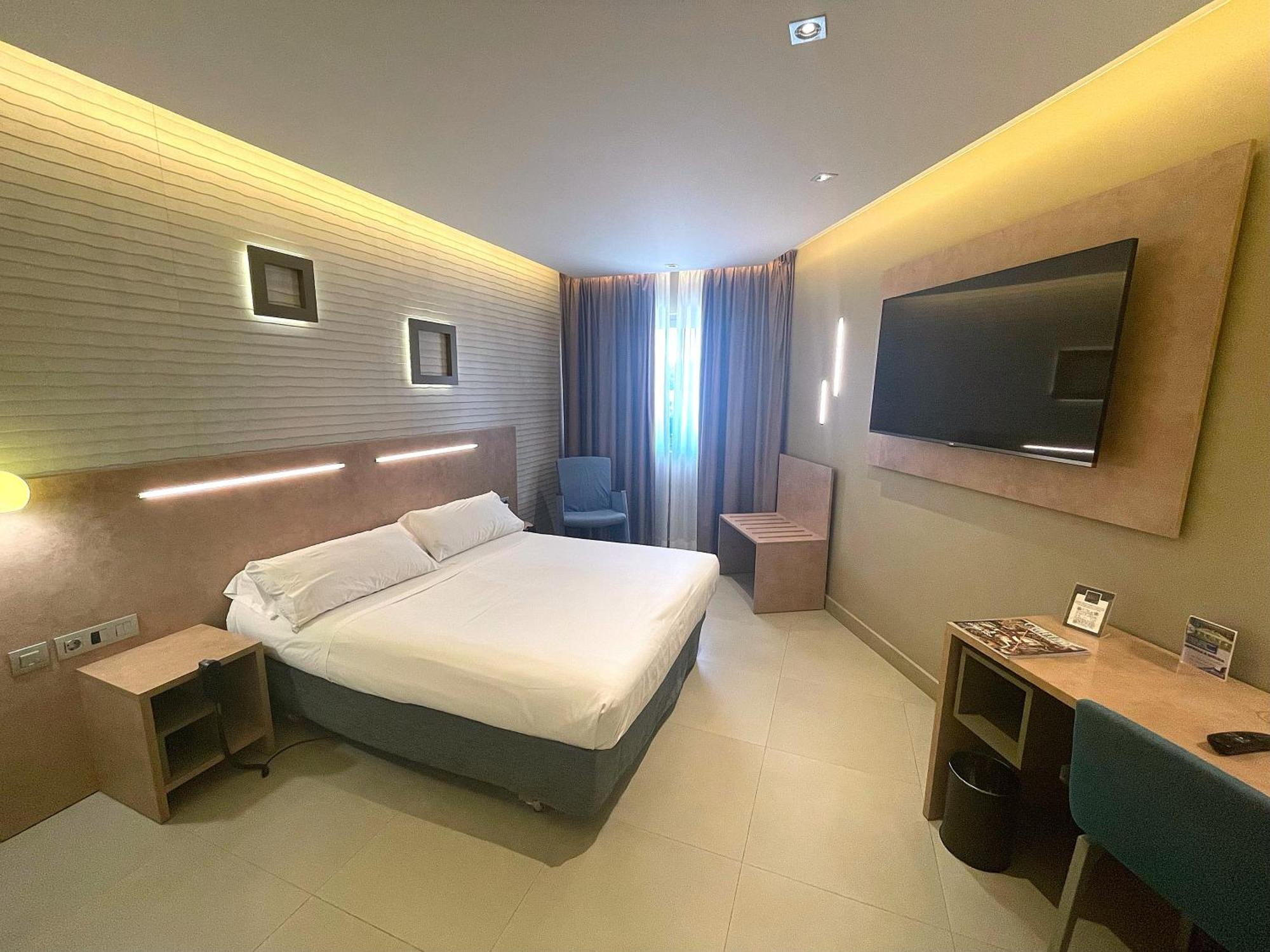Felix Hotel Valls Εξωτερικό φωτογραφία